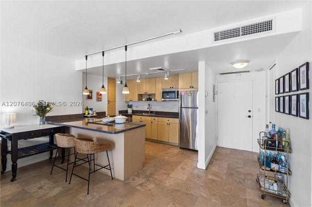 2451 Brickell Ave 2T, Miami, FL 33129