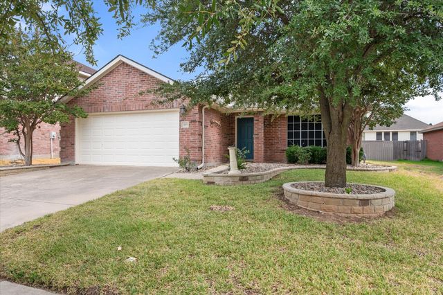 1109 Nighthawk Road, Fort Worth, TX 76108