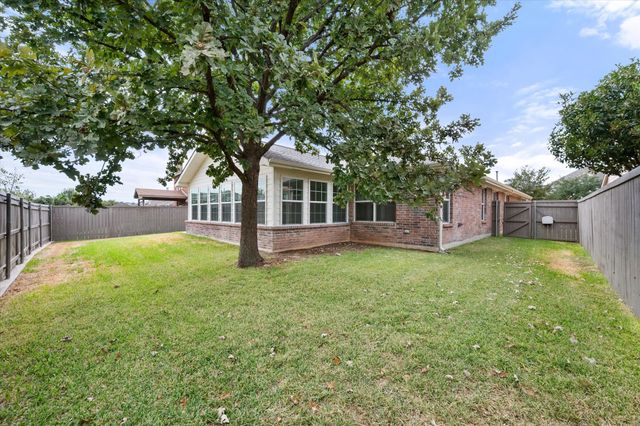 1109 Nighthawk Road, Fort Worth, TX 76108