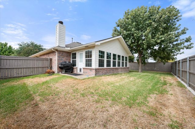 1109 Nighthawk Road, Fort Worth, TX 76108
