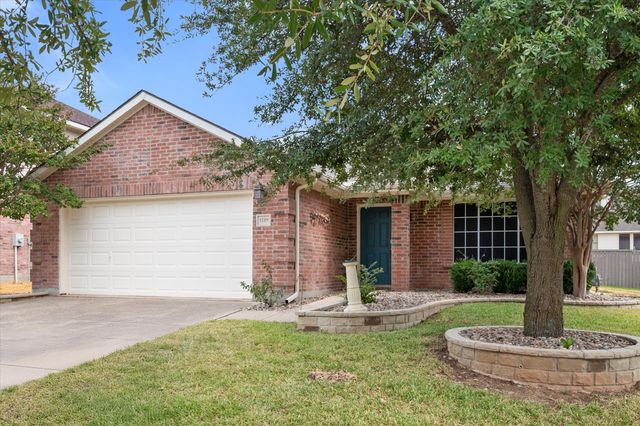 1109 Nighthawk Road, Fort Worth, TX 76108