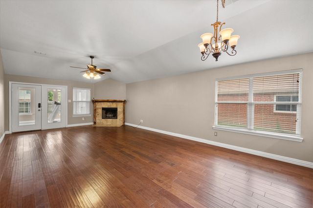 1109 Nighthawk Road, Fort Worth, TX 76108