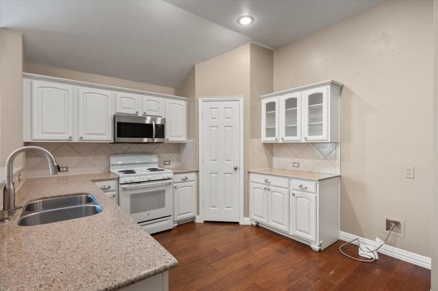 1109 Nighthawk Road, Fort Worth, TX 76108