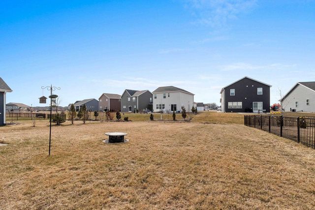 4601 N CHERRYVALE AVENUE, Appleton, WI 54913