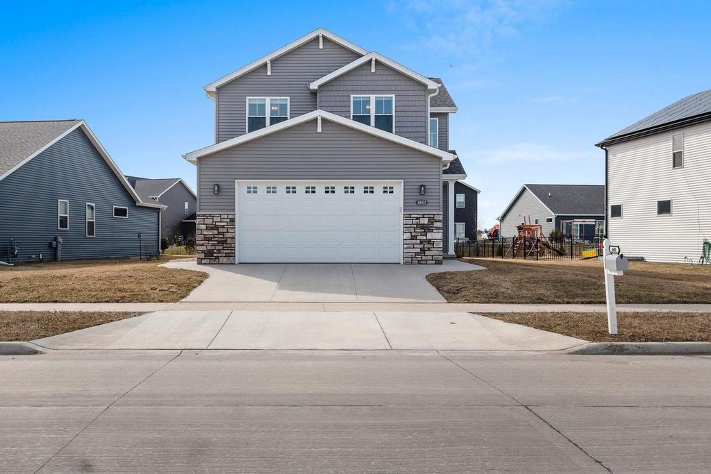 4601 N CHERRYVALE AVENUE, Appleton, WI 54913