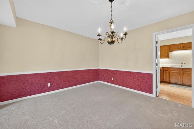 561 Sarah Lane 204, St Louis, MO 63141