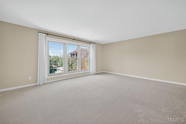 561 Sarah Lane 204, St Louis, MO 63141