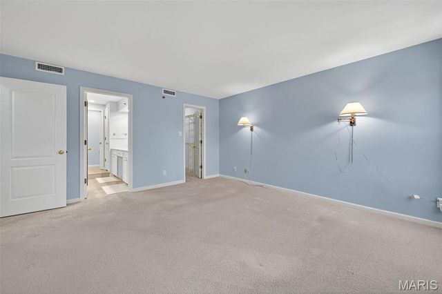 561 Sarah Lane 204, St Louis, MO 63141