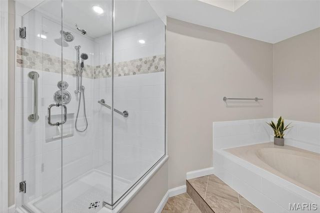 561 Sarah Lane 204, St Louis, MO 63141