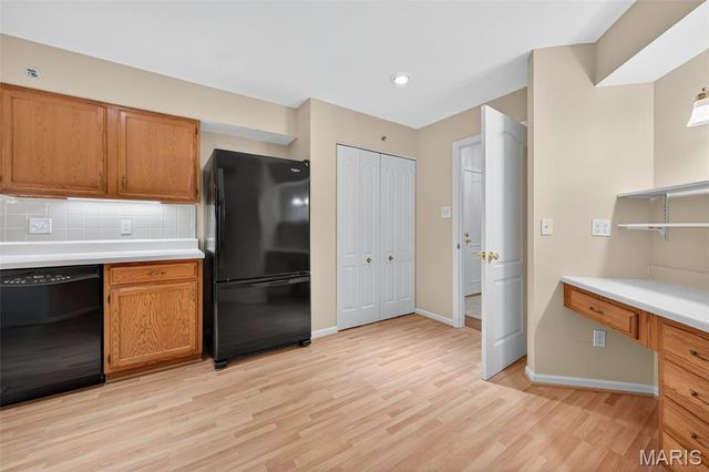 561 Sarah Lane 204, St Louis, MO 63141