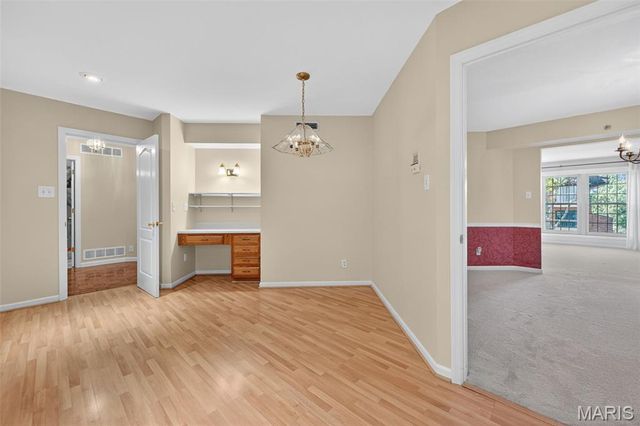 561 Sarah Lane 204, St Louis, MO 63141