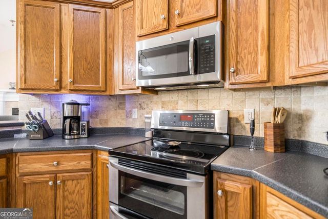 301 Meyers Lake Drive, Warner Robins, GA 31088