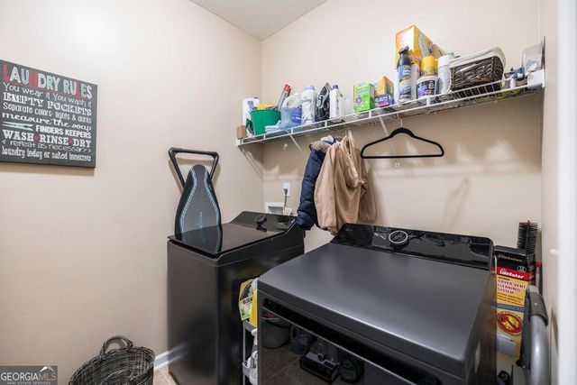 301 Meyers Lake Drive, Warner Robins, GA 31088