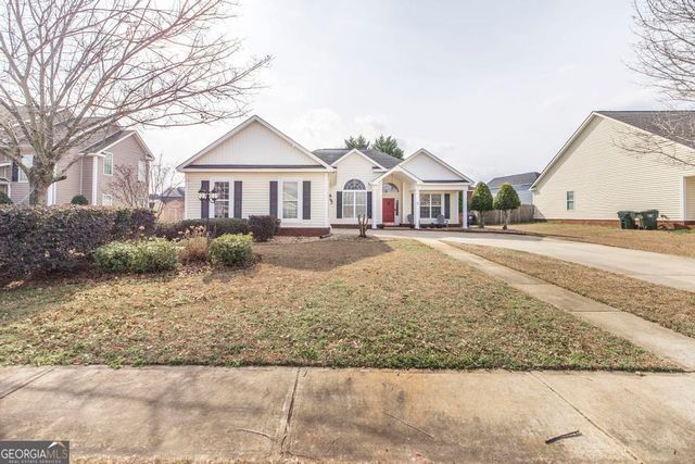 301 Meyers Lake Drive, Warner Robins, GA 31088