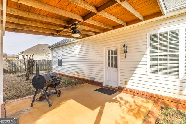 301 Meyers Lake Drive, Warner Robins, GA 31088