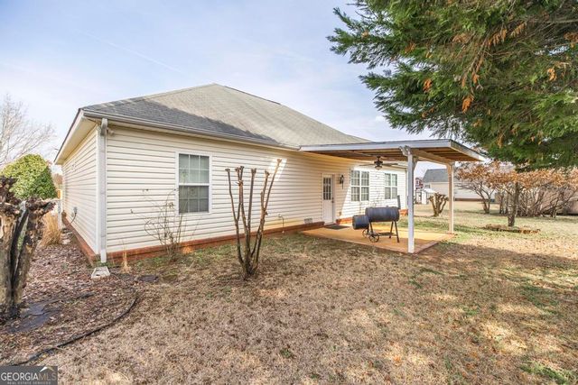 301 Meyers Lake Drive, Warner Robins, GA 31088