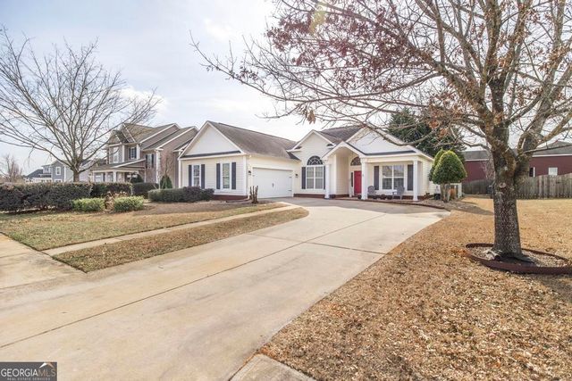 301 Meyers Lake Drive, Warner Robins, GA 31088