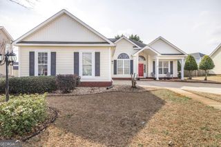 301 Meyers Lake Drive, Warner Robins, GA 31088