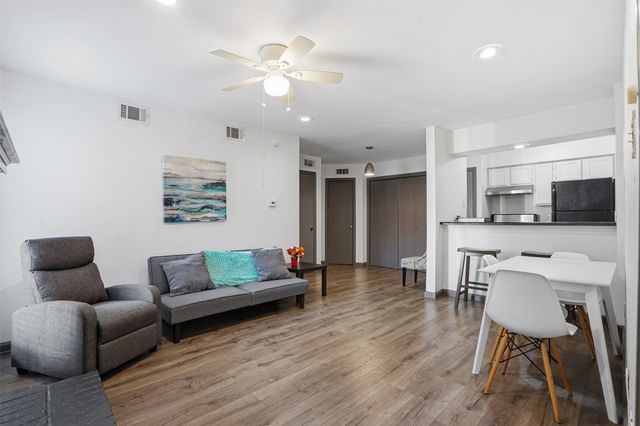 9520 Royal Lane 207, Dallas, TX 75243