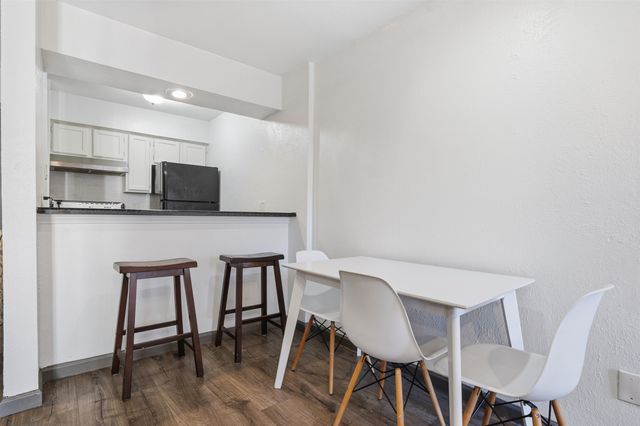 9520 Royal Lane 207, Dallas, TX 75243