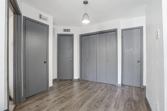 9520 Royal Lane 207, Dallas, TX 75243