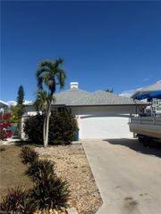 6062 Waterway Bay DR, Fort Myers, FL 33908