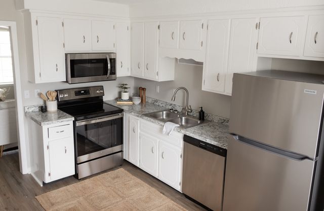 141 Darlene Dr Apt C, Clarksville, TN 37042