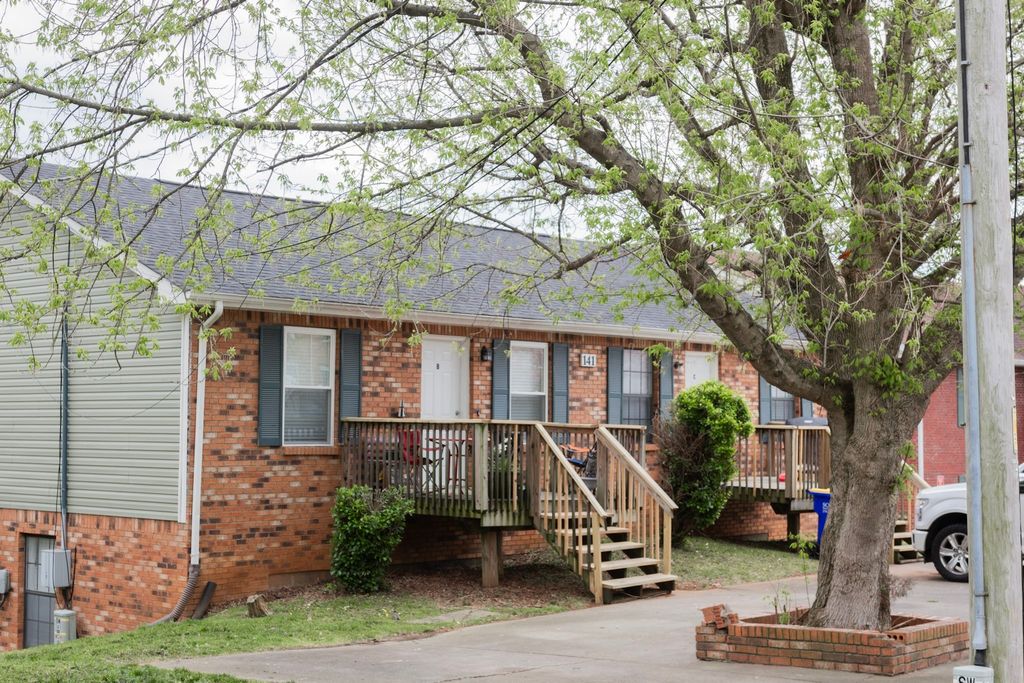 141 Darlene Dr Apt C, Clarksville, TN 37042