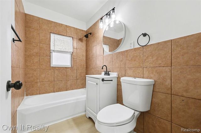 10821 Albany Street, Oak Park, MI 48237