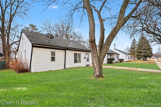10821 Albany Street, Oak Park, MI 48237