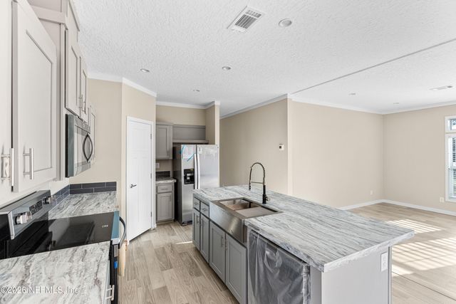 7662 MONONGAHELA Avenue, Keystone Heights, FL 32656