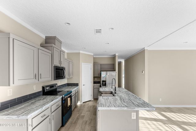 7662 MONONGAHELA Avenue, Keystone Heights, FL 32656