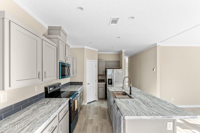 7662 MONONGAHELA Avenue, Keystone Heights, FL 32656