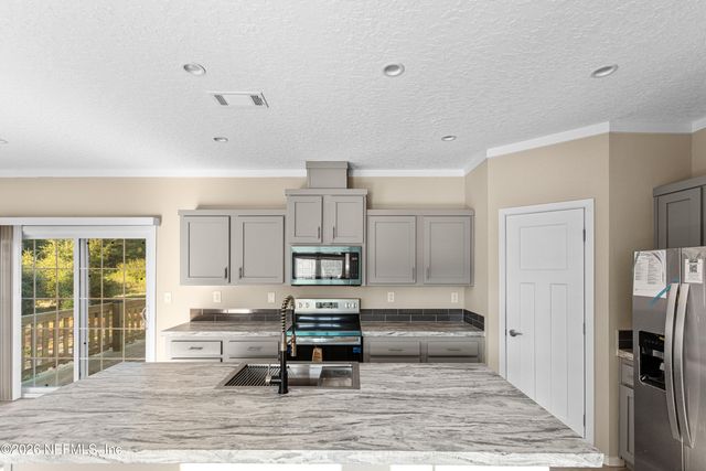 7662 MONONGAHELA Avenue, Keystone Heights, FL 32656
