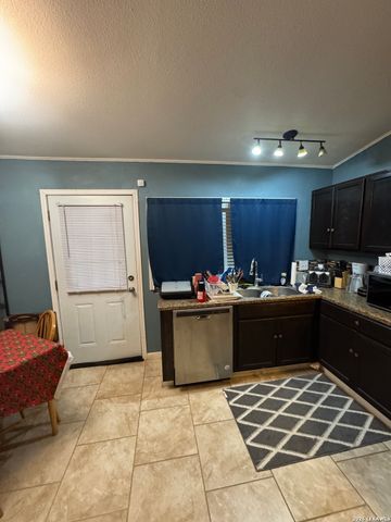 5903 Stoney Creek, San Antonio, TX 78242