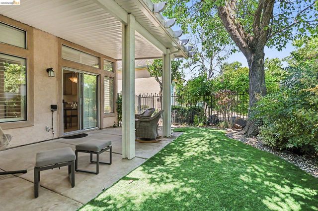 300 Winesap Dr, Brentwood, CA 94513