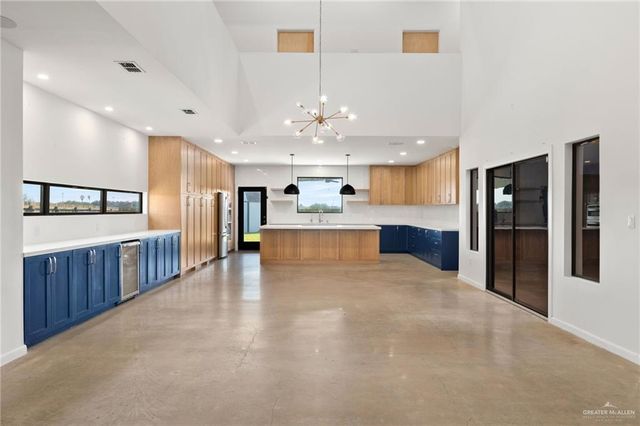 1912 Silverton Circle, Edinburg, TX 78542