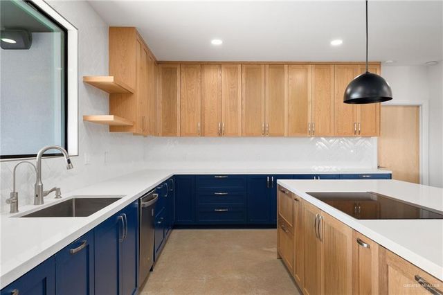 1912 Silverton Circle, Edinburg, TX 78542