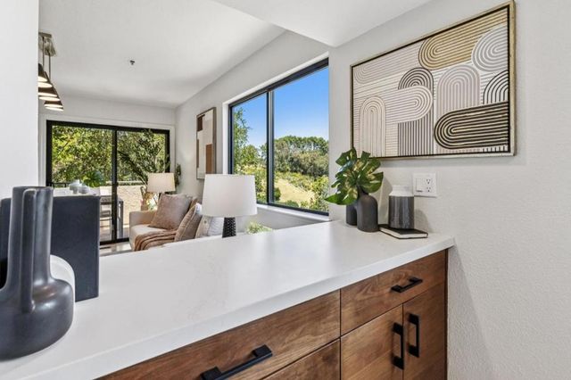 438 Portofino Drive 101, San Carlos, CA 94070