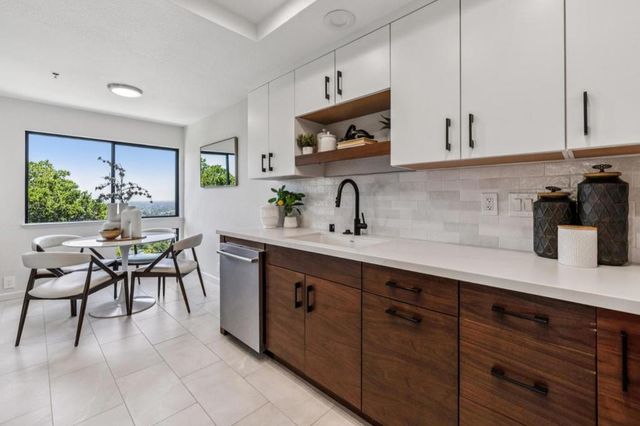 438 Portofino Drive 101, San Carlos, CA 94070