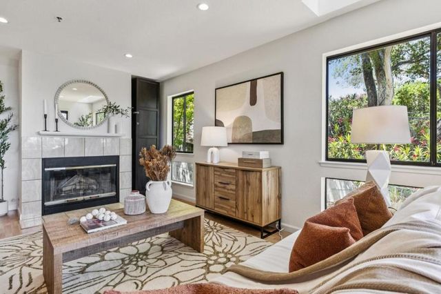 438 Portofino Drive 101, San Carlos, CA 94070