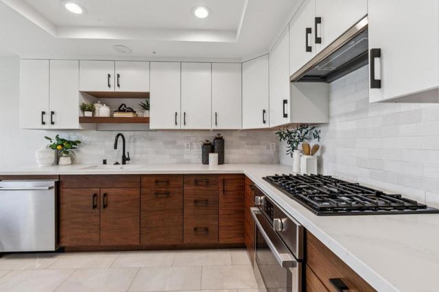 438 Portofino Drive 101, San Carlos, CA 94070