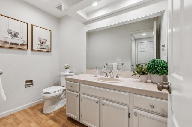 438 Portofino Drive 101, San Carlos, CA 94070