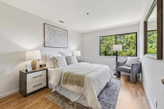 438 Portofino Drive 101, San Carlos, CA 94070