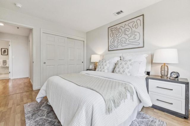 438 Portofino Drive 101, San Carlos, CA 94070