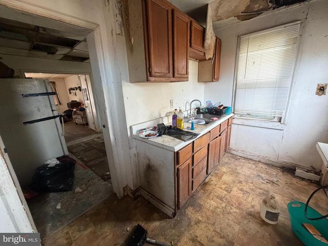 123 W MAIN ST, Pottstown, PA 19465