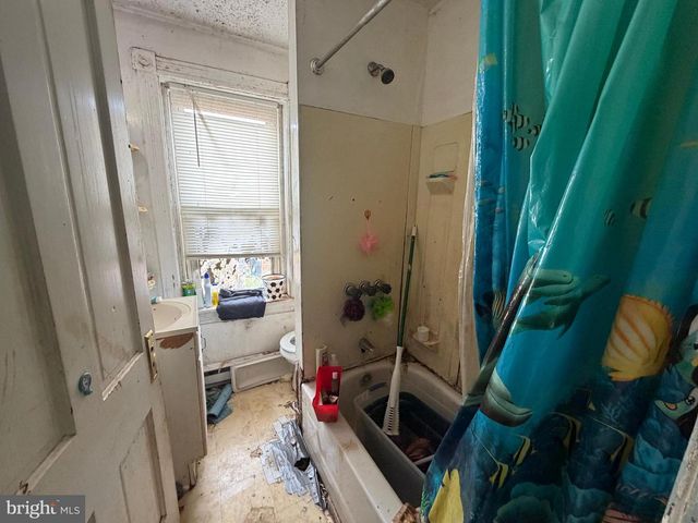 123 W MAIN ST, Pottstown, PA 19465