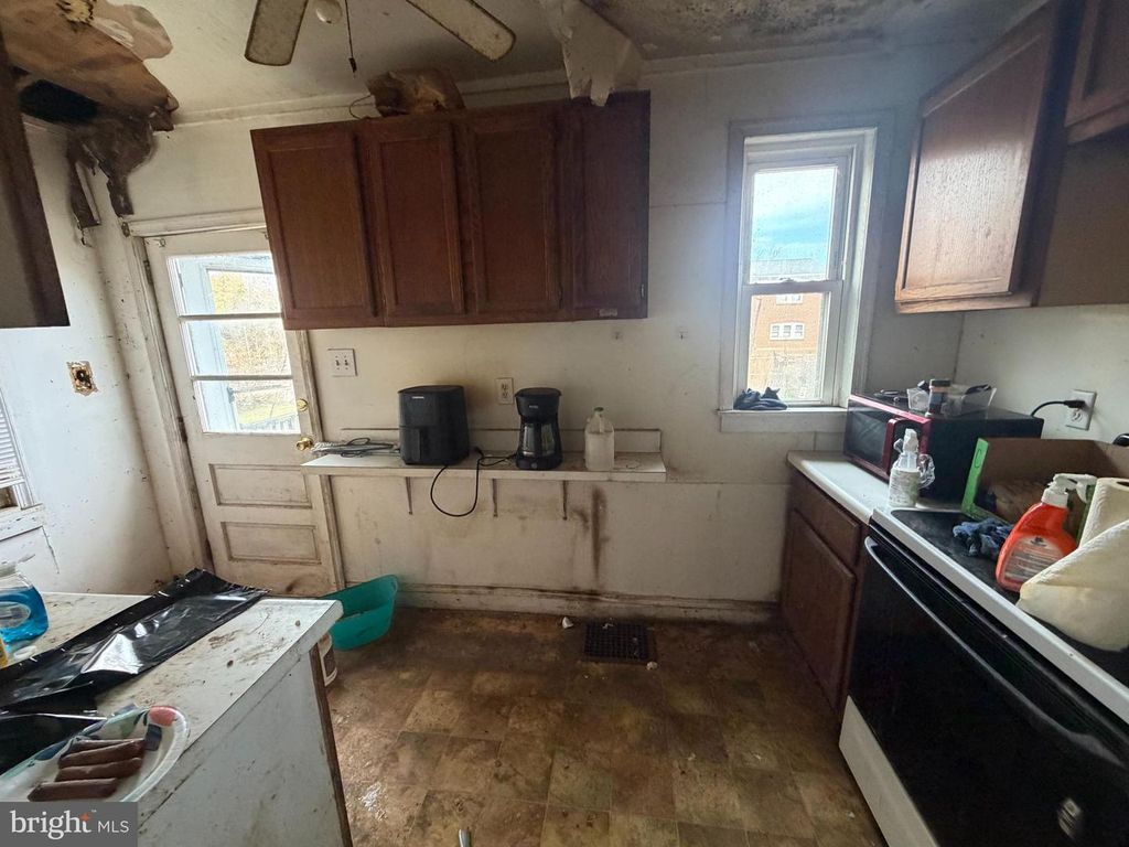 123 W MAIN ST, Pottstown, PA 19465