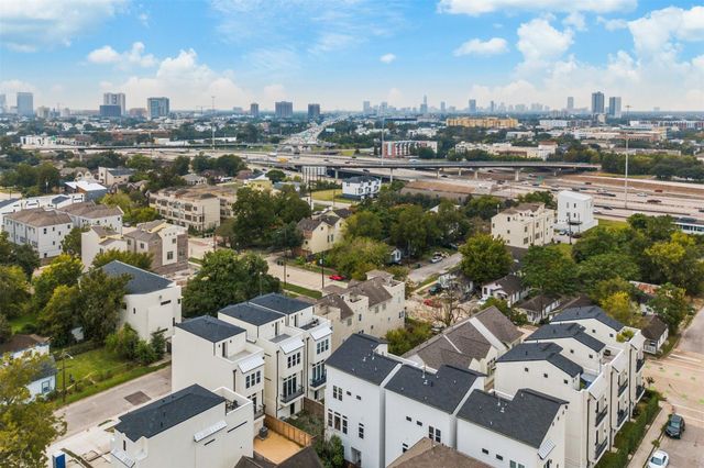 2212 Stuart Street, Houston, TX 77004