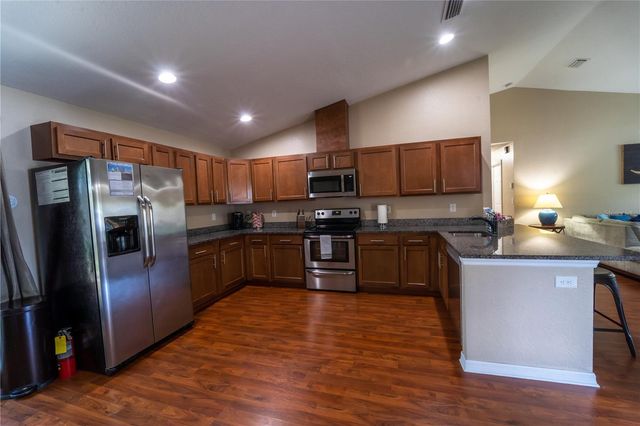9621 N 46TH STREET, Tampa, FL 33617